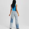 AVSLAPPEDE JEANS MED FARGEKONTRASTER