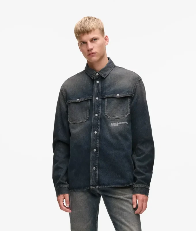 Avslappet denimskjorte