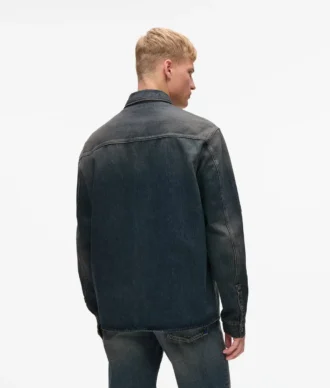 Avslappet denimskjorte