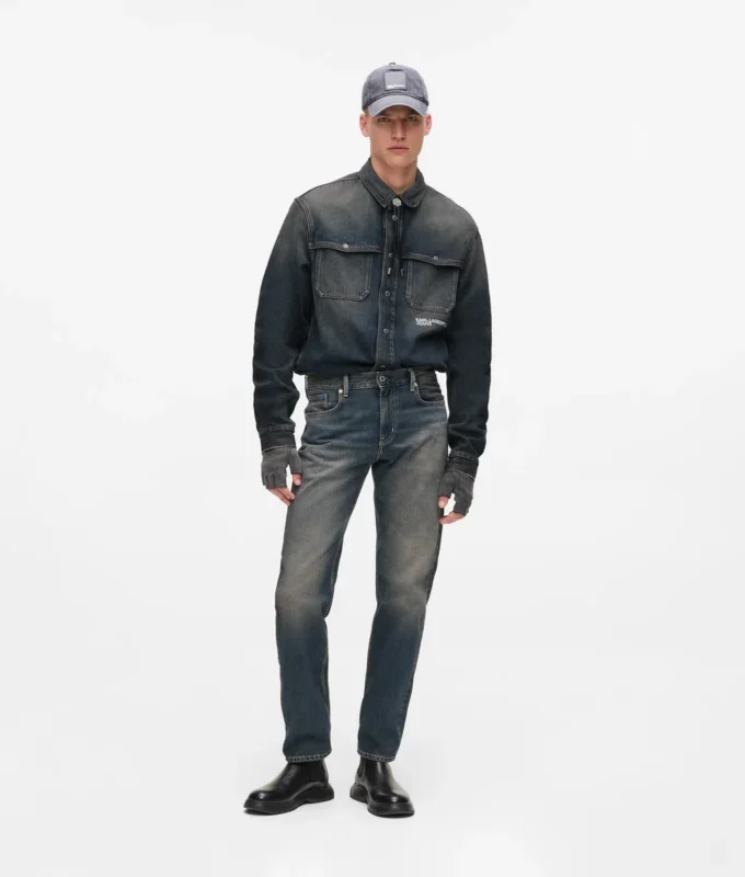 Avslappet denimskjorte