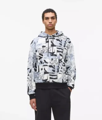 Avslappet hettegenser med monogram over hele