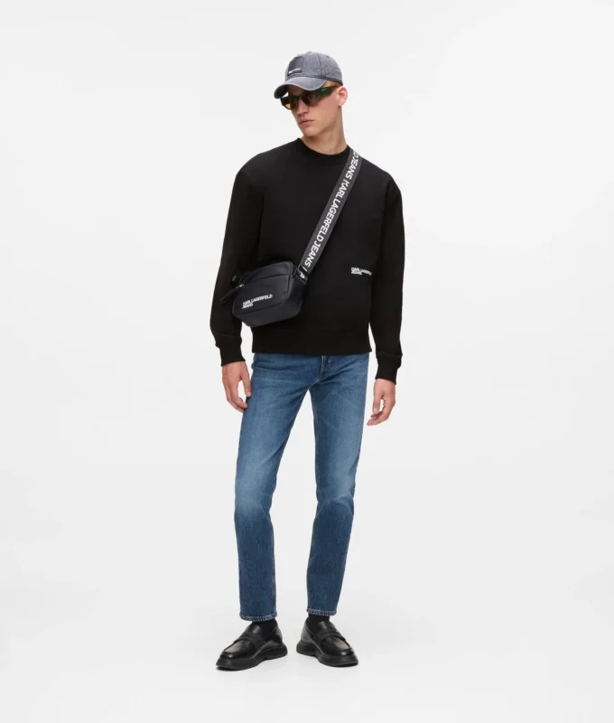 Avslappet sweatshirt med Karl-sitat