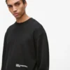 Avslappet sweatshirt med Karl-trykk