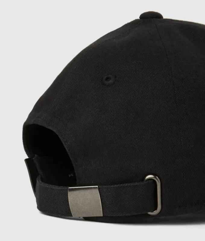 Baseballcap for gutter