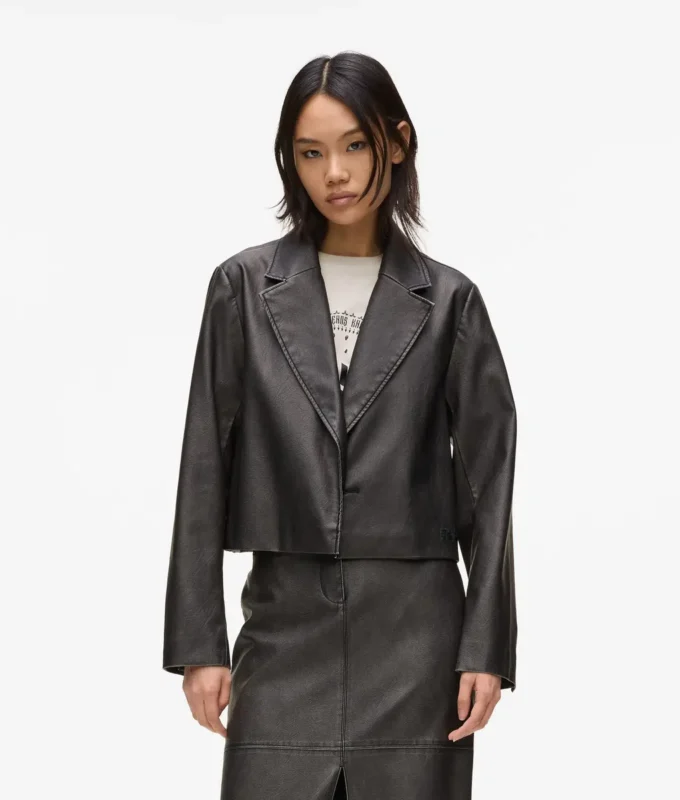 Blazer i slitt imitert skinn