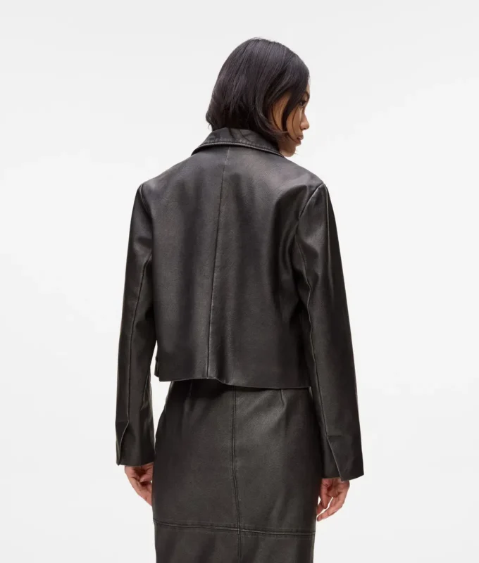 Blazer i slitt imitert skinn