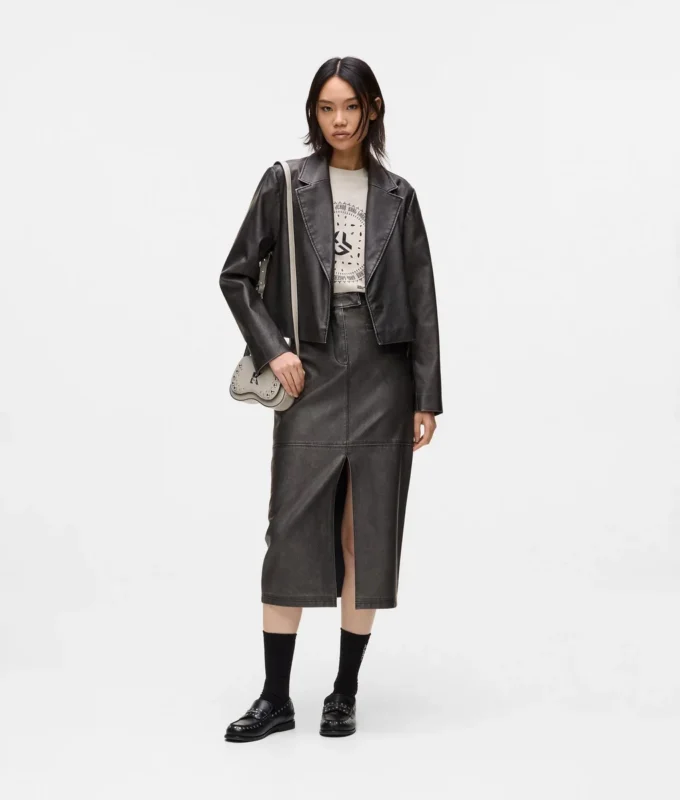 Blazer i slitt imitert skinn