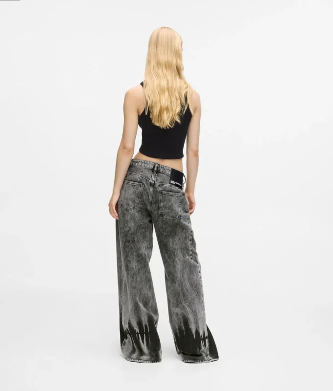 Bleket lavt sittende jeans med vid ben