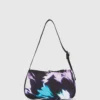 BLOMSTRET NYLON SKULDERVESKE