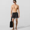 Boardshorts med kontrastpiping