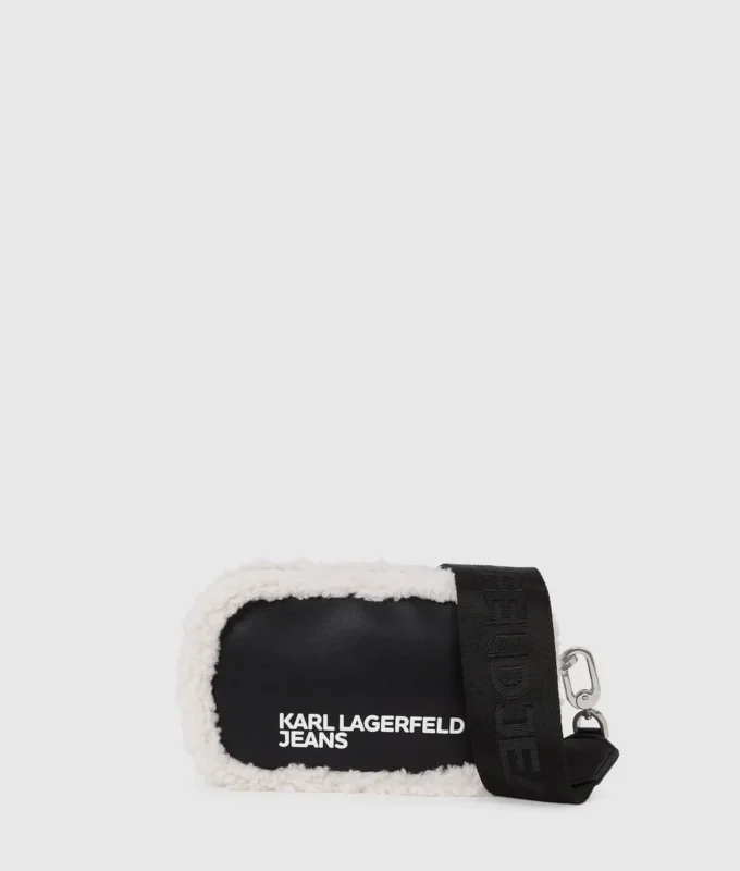Crossbody-kameraveske i shearling