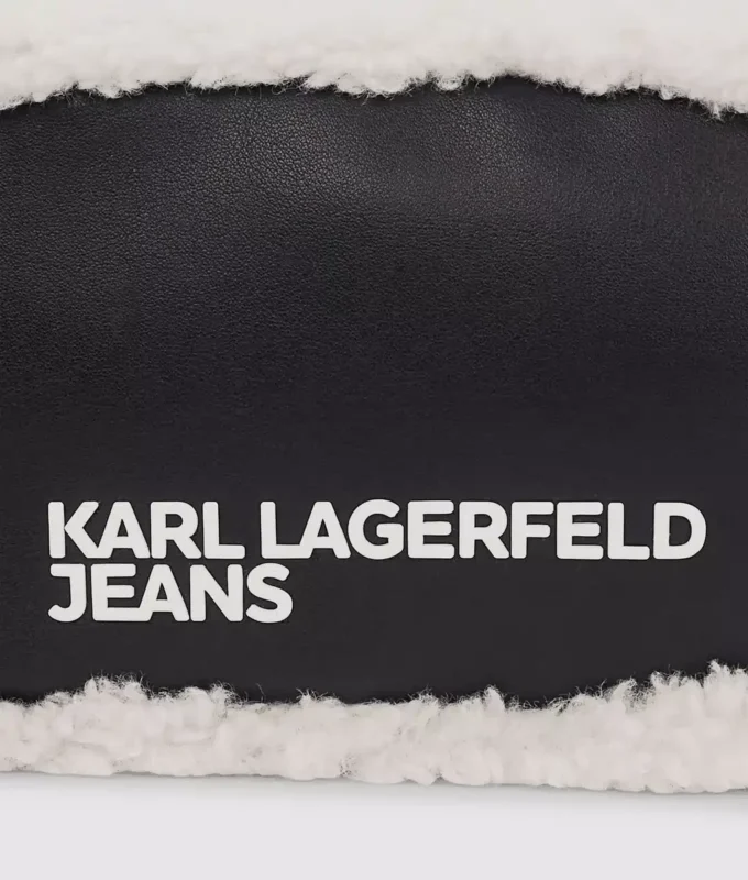 Crossbody-kameraveske i shearling