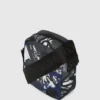 Crossbody-veske med graffititrykk