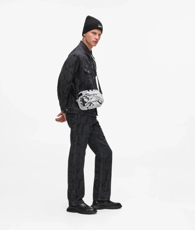 Crossbody-veske med grafisk mønster over hele