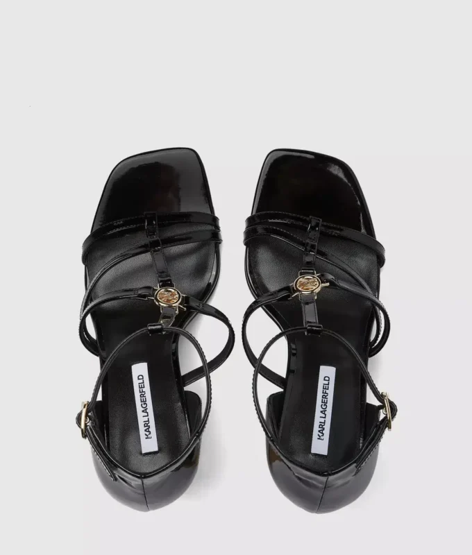 Debutante sandaler med hæl og stropp