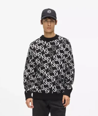 Genser med monogram over hele