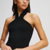 HALTERNECK STRIKKET TOPP