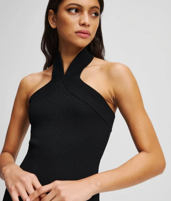 HALTERNECK STRIKKET TOPP