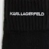 Hanskene med strikket logo