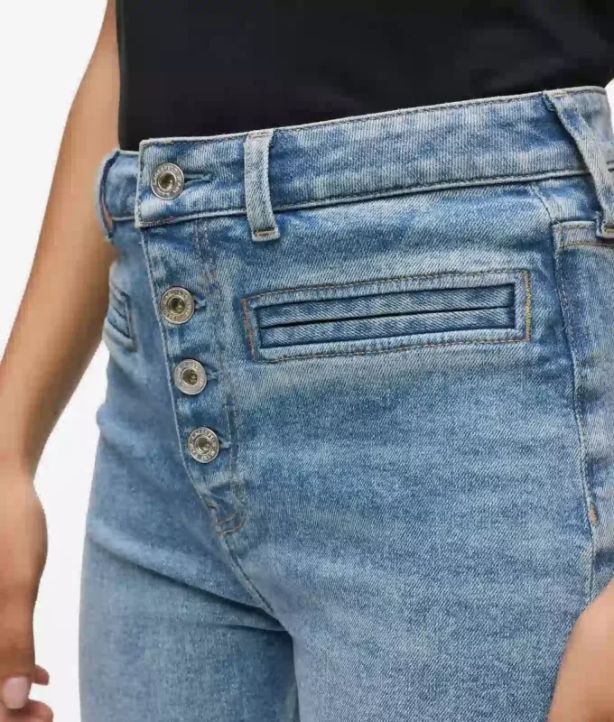 Høybuksede flared jeans