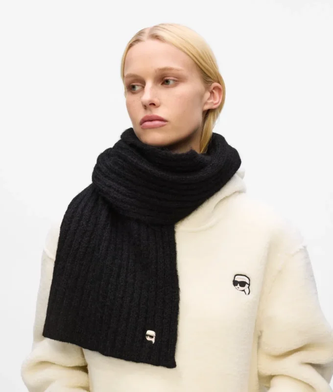 Ikon strikket skjerf