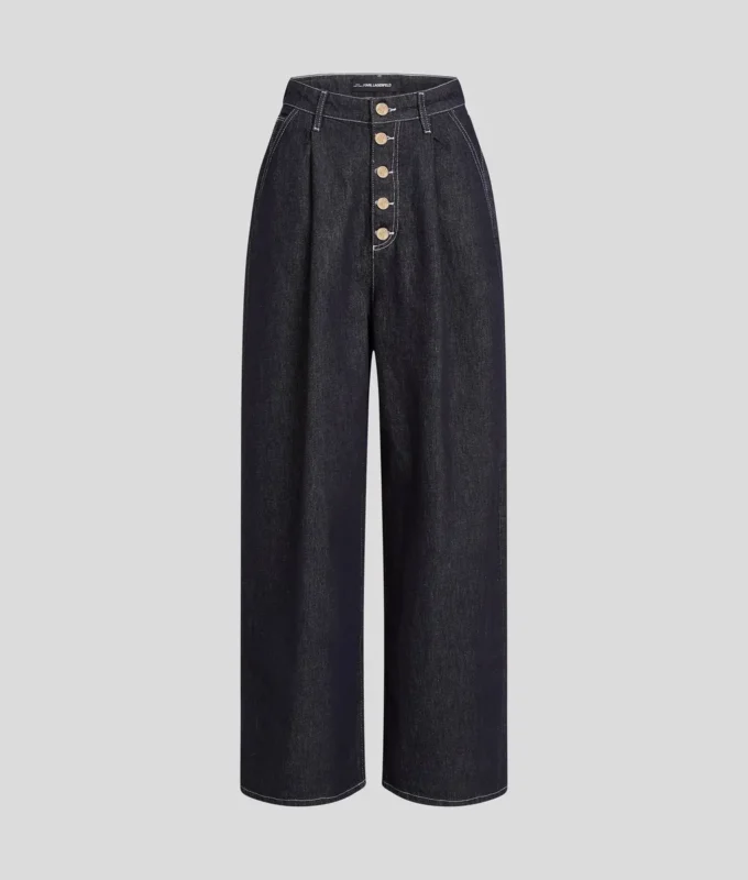 JEANS MED KNAPPFLY OG BREDE BEN