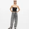 Jeans med middels høy midje og tynne ben
