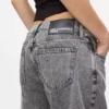 Jeans med middels høy midje og tynne ben