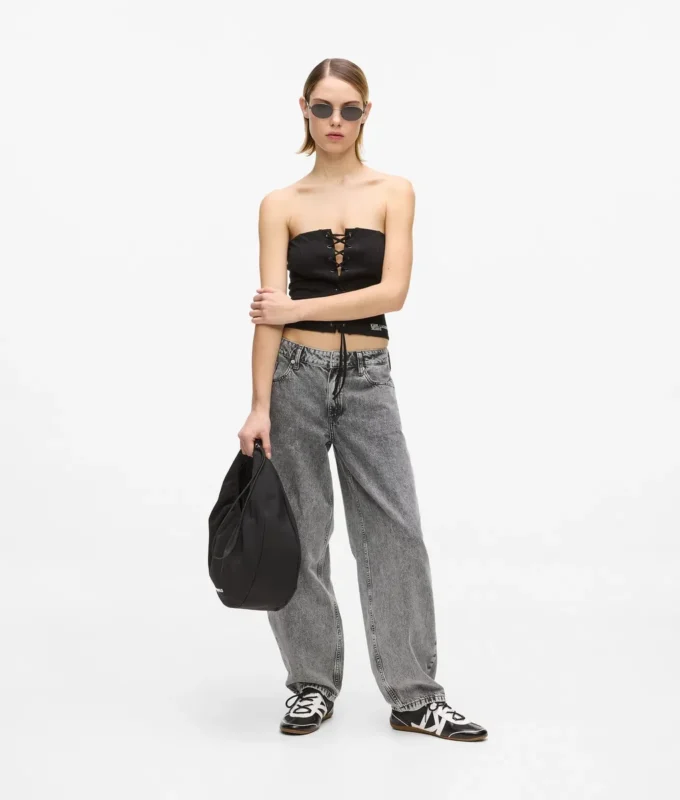 Jeans med middels høy midje og tynne ben