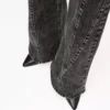 Jeans med søm og høy midje