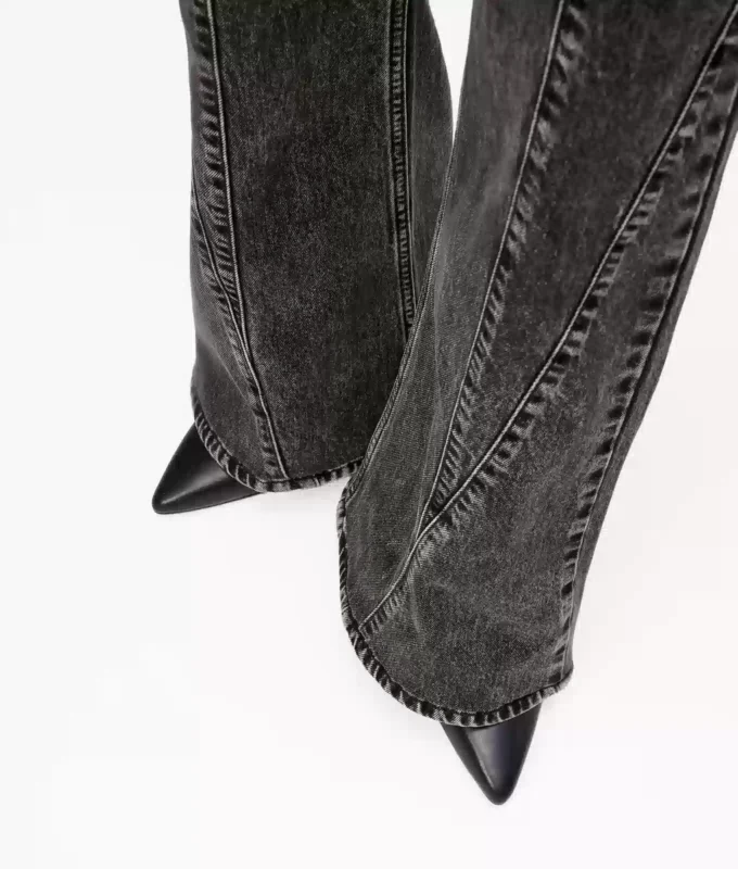 Jeans med søm og høy midje