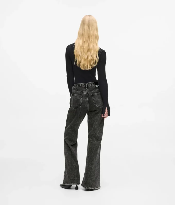 Jeans med søm og høy midje