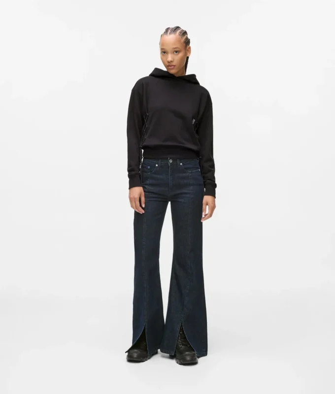 Jeans med splittet kant og utvidet ben