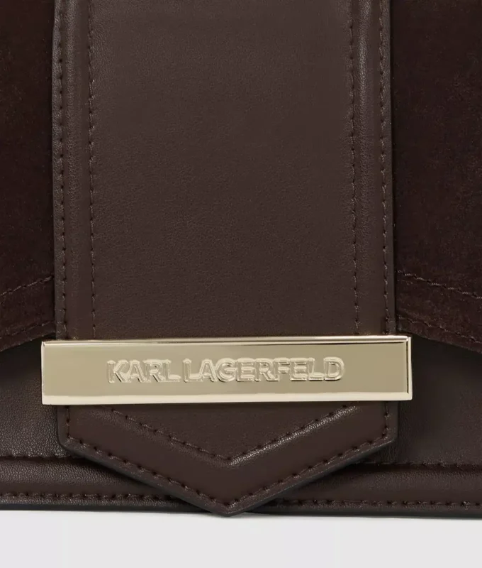 K/Nova liten crossbody-veske i semsket skinn