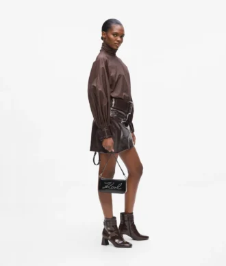 K/Signature crossbody-veske med nitter