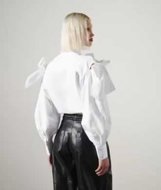 KARL STUDIO SKJORTE MED SLØYDETALJ