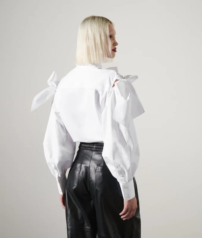 KARL STUDIO SKJORTE MED SLØYDETALJ