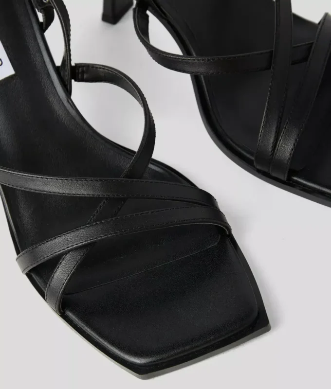 KARMEL SIGNIA SANDALER MED KJEDE