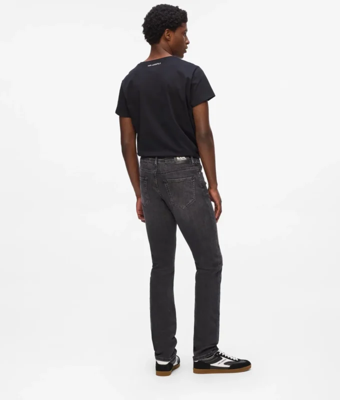 KLASSISKE JEANS