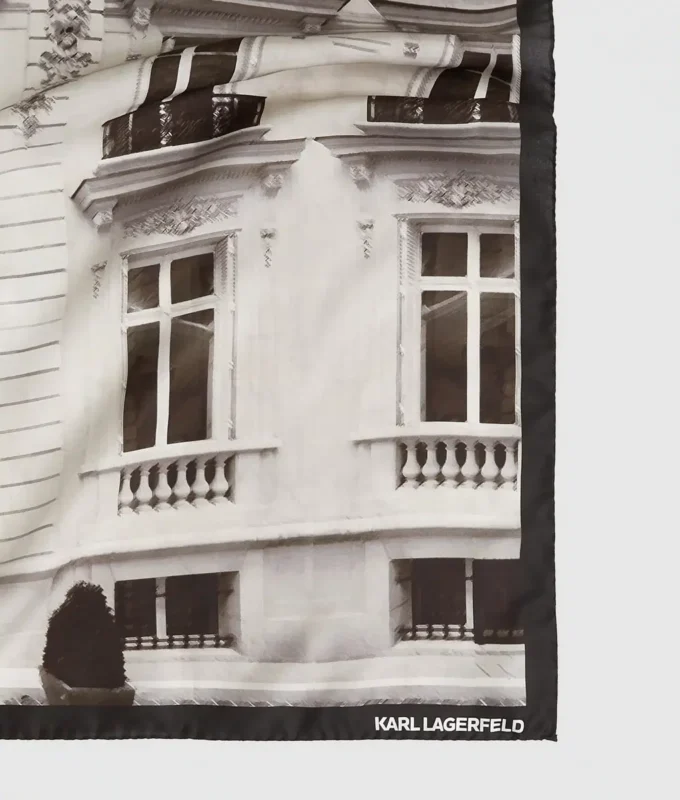 Maison de Karl silkeskjerf