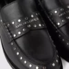 Mia loafers med nitter
