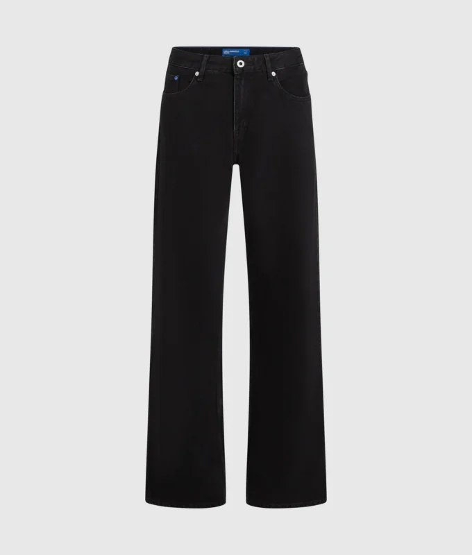 Midt høye, avslappede jeans