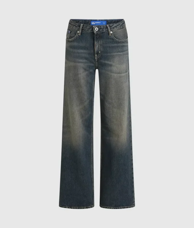 Midt høye, avslappede jeans