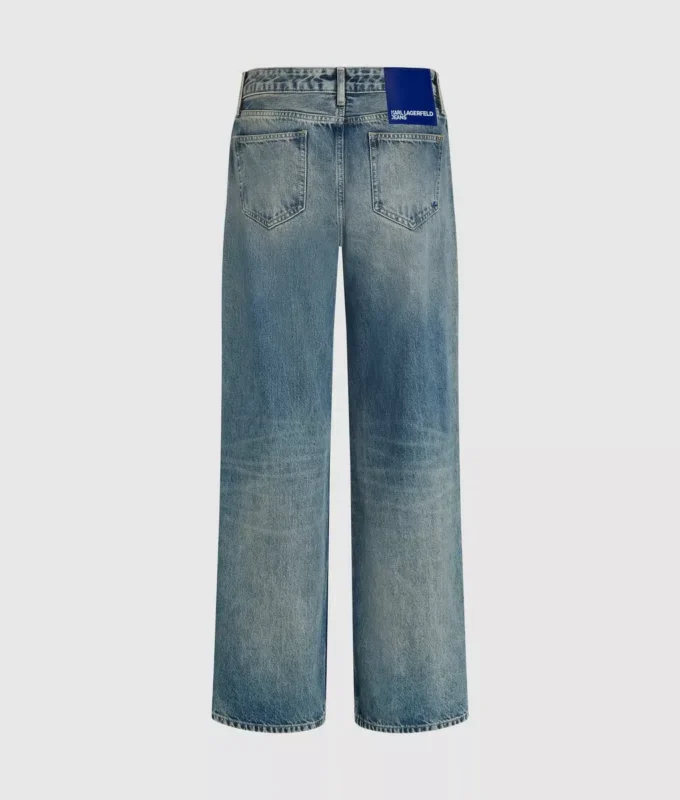 Midt høye, avslappede jeans