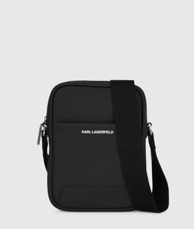 Minimalistisk crossbody-veske med logo