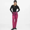 Mom-jeans med spraymaling