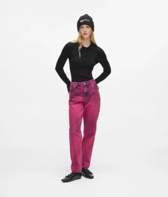 Mom-jeans med spraymaling