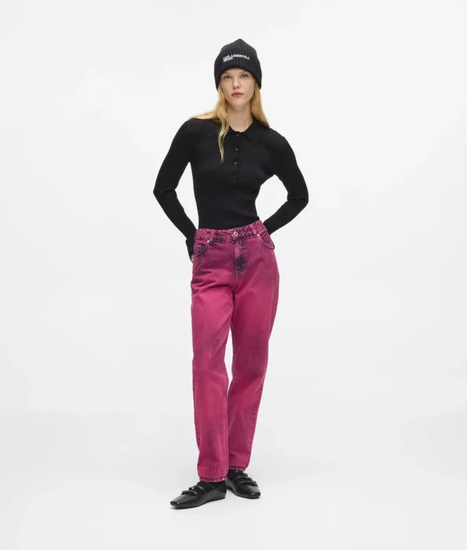 Mom-jeans med spraymaling