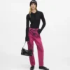 Mom-jeans med spraymaling