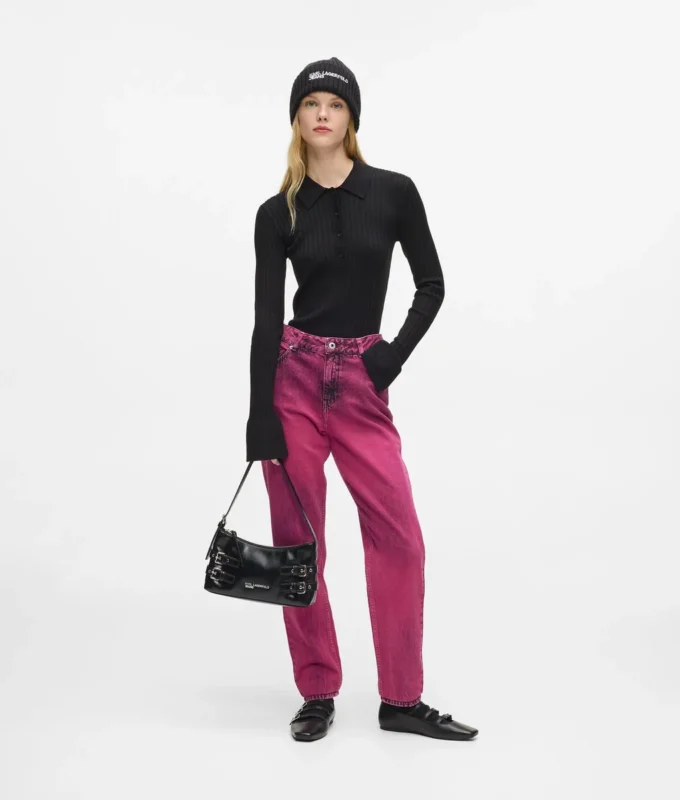 Mom-jeans med spraymaling